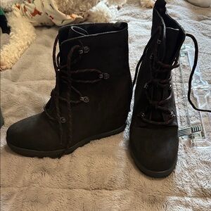 Serra Black Lace-Up Women's Boots